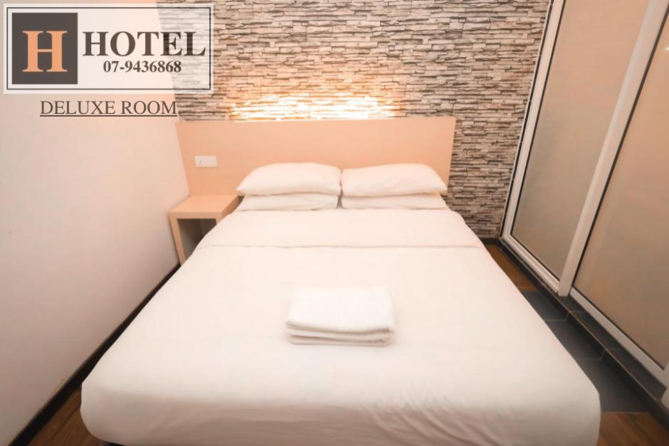 H Hotel Сегамат Екстериор снимка