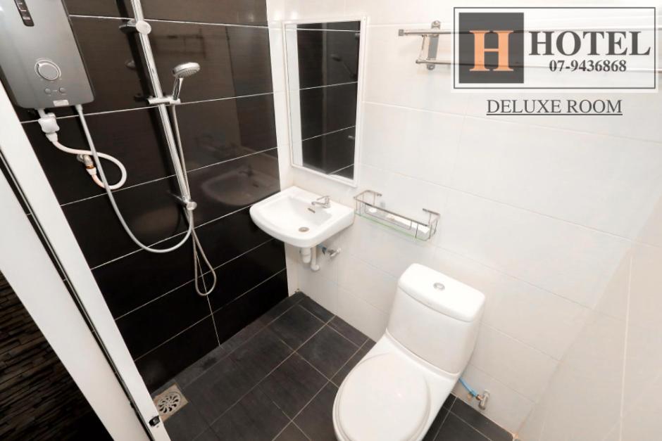 H Hotel Сегамат Екстериор снимка