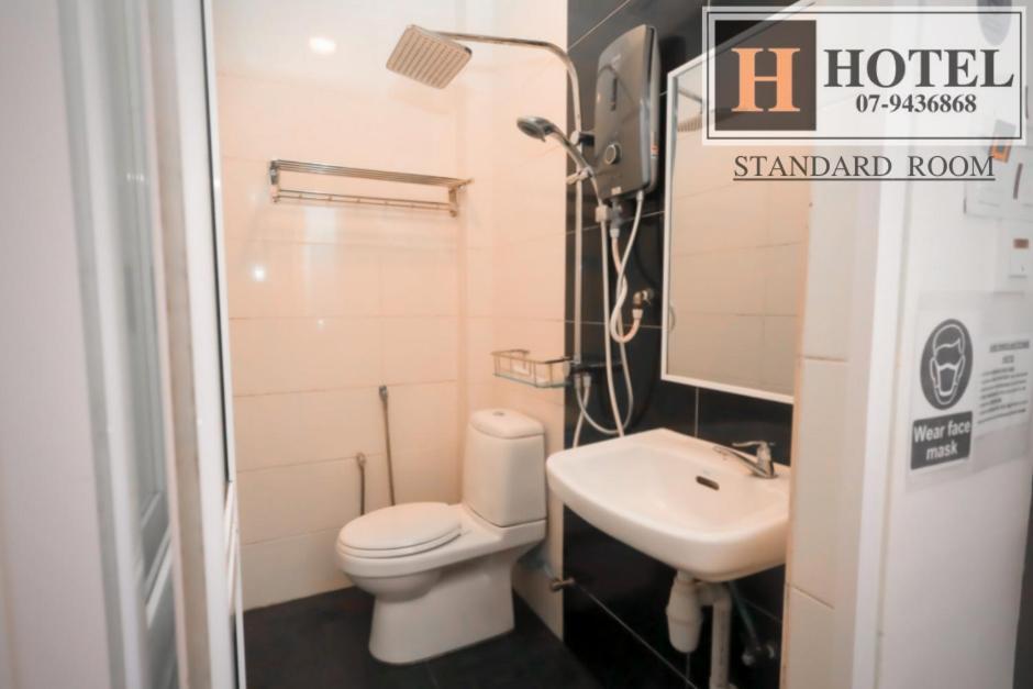 H Hotel Сегамат Екстериор снимка