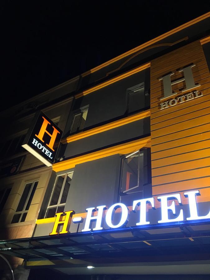 H Hotel Сегамат Екстериор снимка